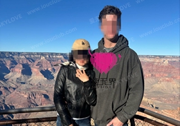 景点前美国男友突然跪下了：她这才明白谁是“对的人”